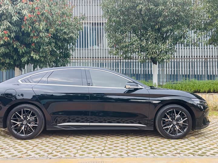 Фото 4 - BYD Han