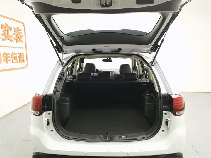 Фото 16 - Mitsubishi Outlander