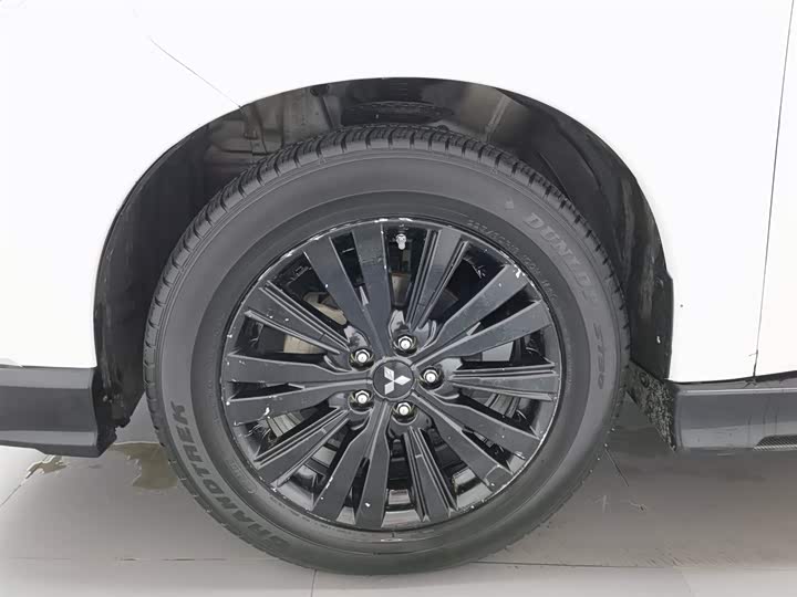 Фото 17 - Mitsubishi Outlander