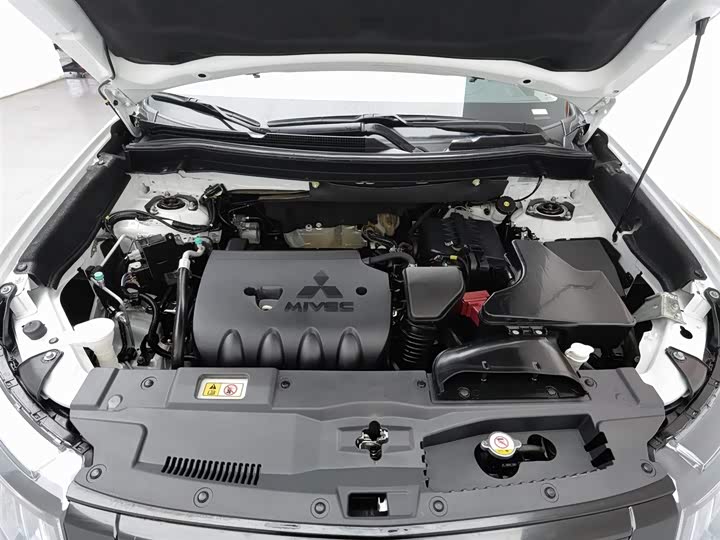 Фото 6 - Mitsubishi Outlander