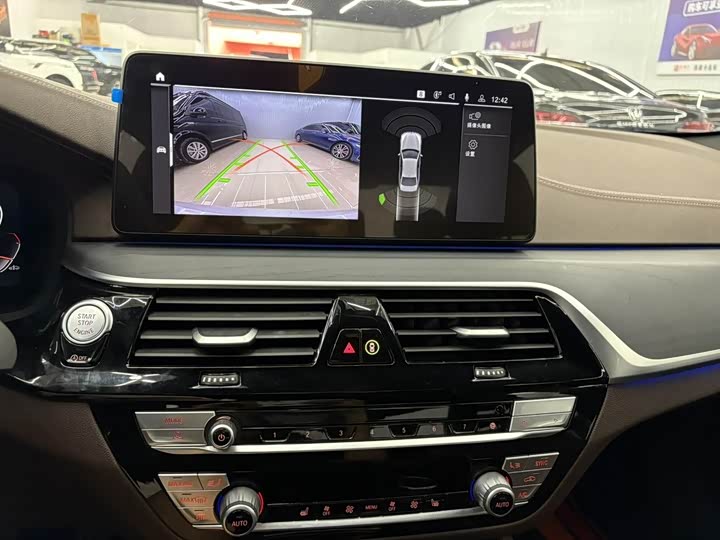 Фото 12 - BMW 5 Series