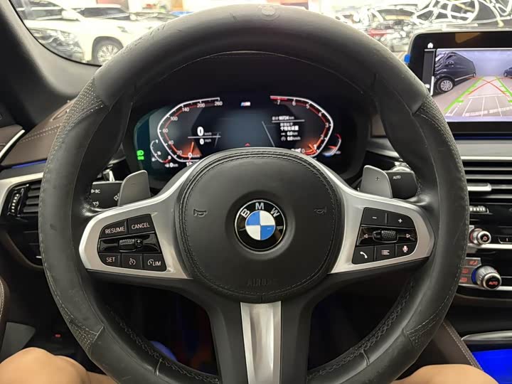 Фото 13 - BMW 5 Series