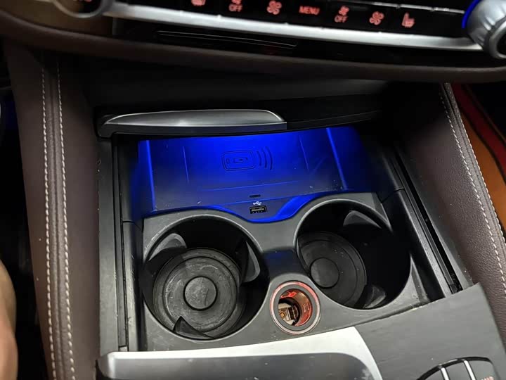 Фото 16 - BMW 5 Series