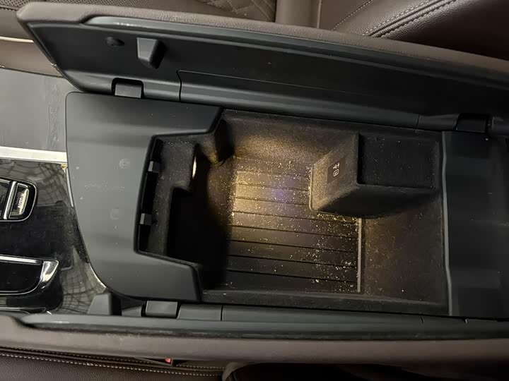 Фото 18 - BMW 5 Series