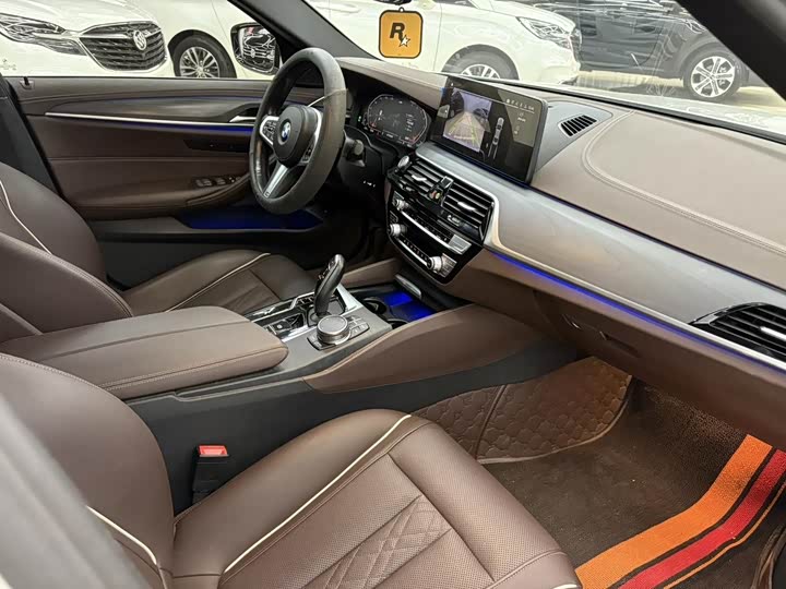 Фото 25 - BMW 5 Series