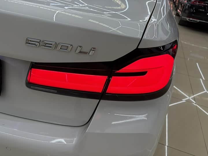 Фото 28 - BMW 5 Series