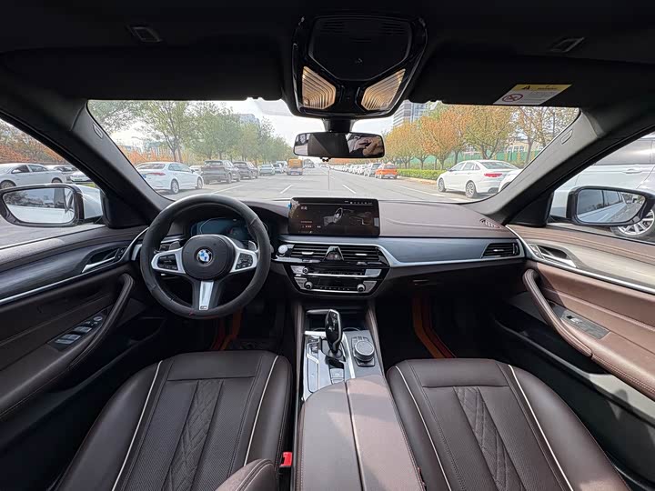 Фото 9 - BMW 5 Series