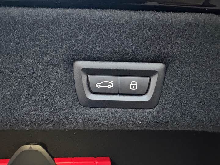 Фото 18 - BMW 7 Series