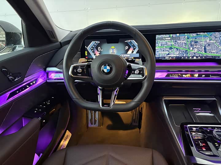 Фото 19 - BMW 7 Series