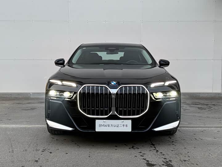 Фото 4 - BMW 7 Series