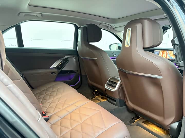 Фото 7 - BMW 7 Series