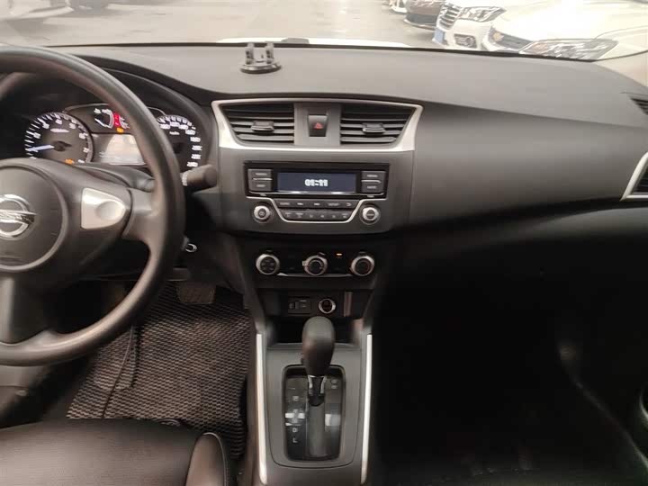 Фото 13 - Nissan Sylphy