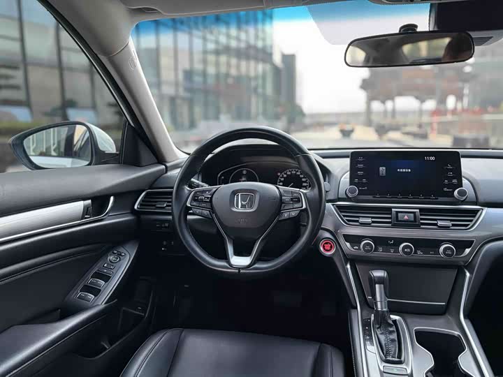 Фото 15 - Honda Accord