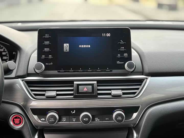 Фото 16 - Honda Accord