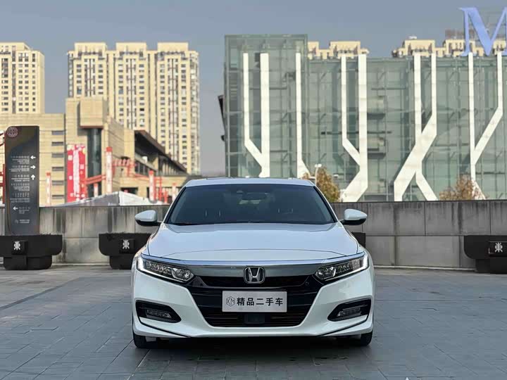 Фото 2 - Honda Accord
