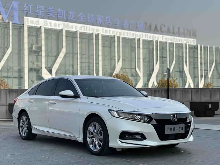 Фото 3 - Honda Accord