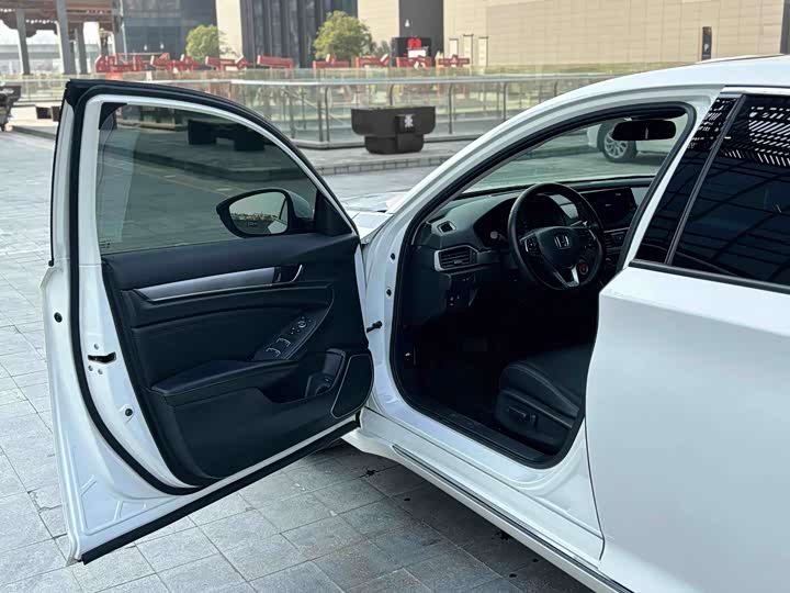 Фото 5 - Honda Accord