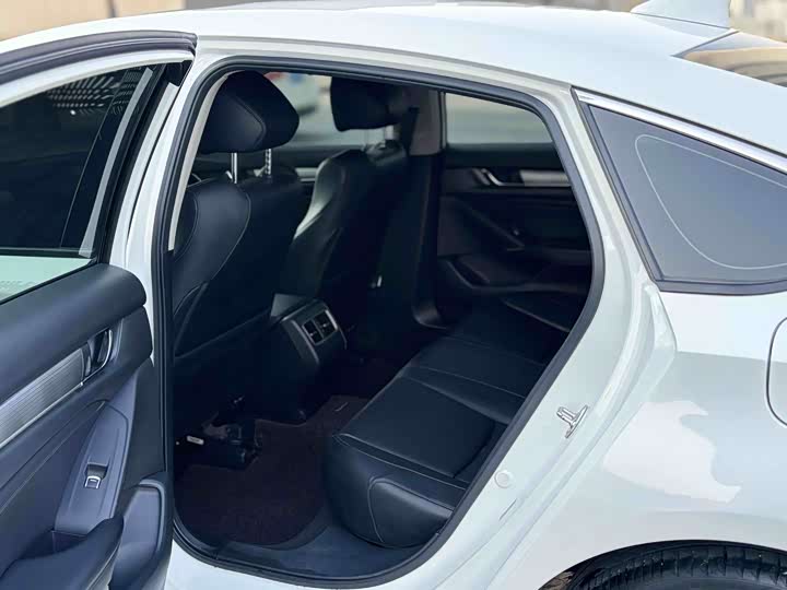 Фото 6 - Honda Accord