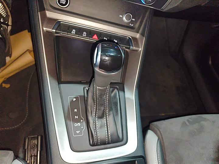 Фото 14 - Audi Q3