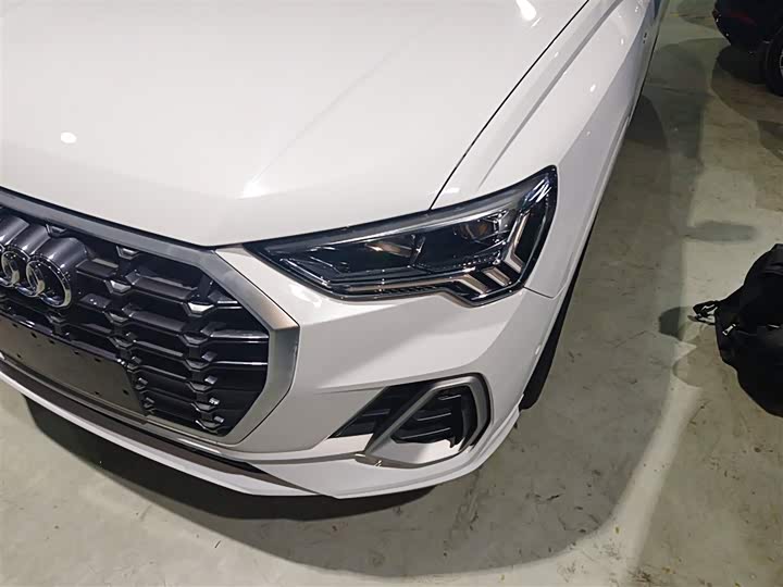 Фото 24 - Audi Q3