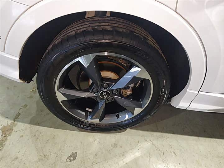 Фото 26 - Audi Q3