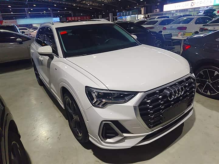 Фото 4 - Audi Q3