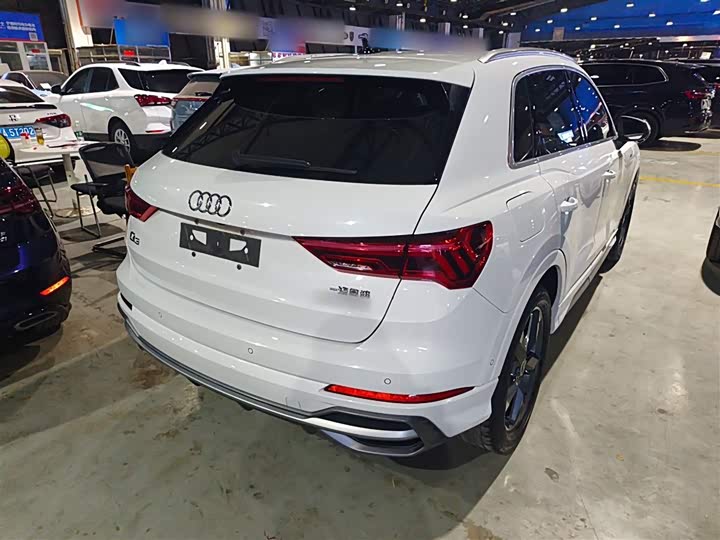 Фото 7 - Audi Q3