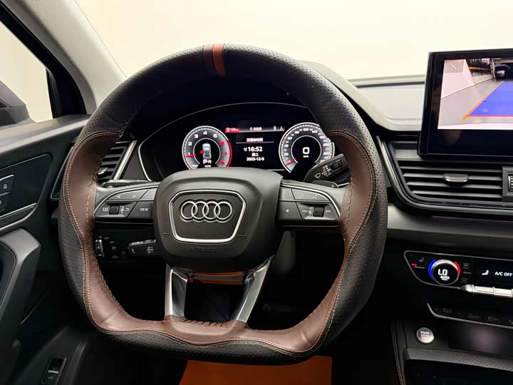 Фото 14 - Audi Q5L