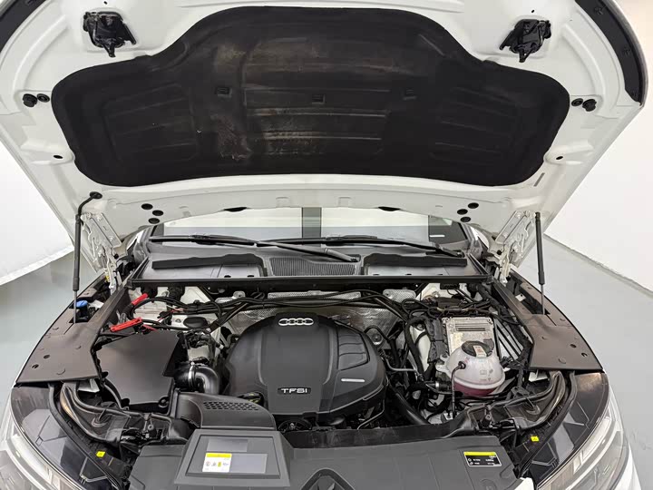 Фото 18 - Audi Q5L