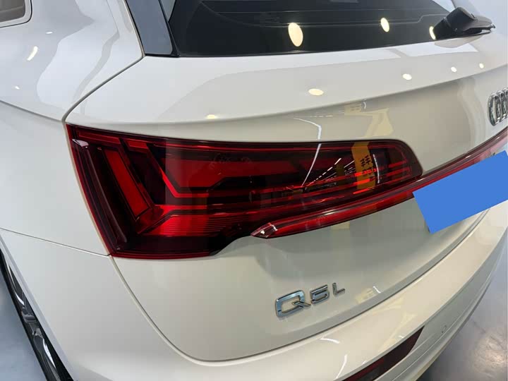 Фото 19 - Audi Q5L