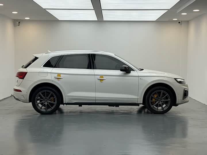 Фото 5 - Audi Q5L