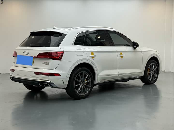 Фото 6 - Audi Q5L