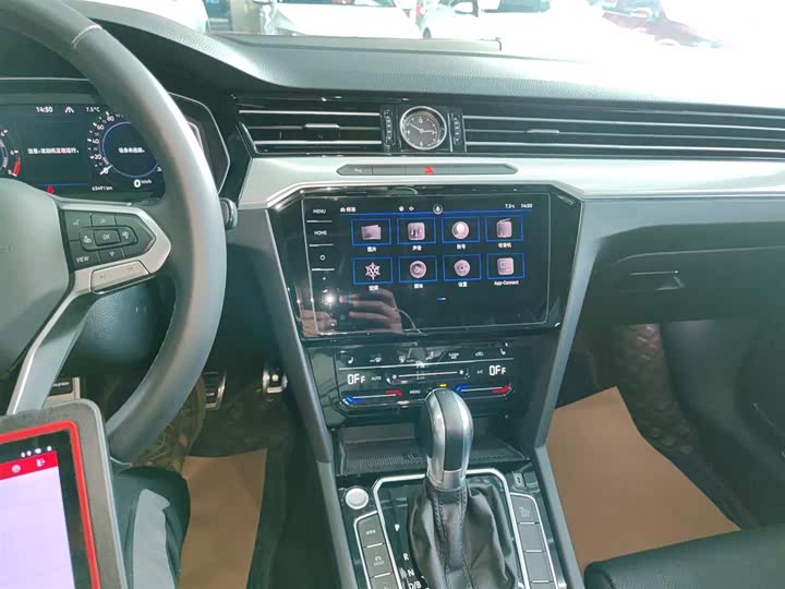 Фото 13 - Volkswagen Magotan GTE Hybrid