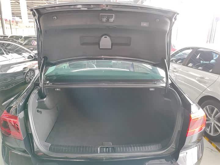 Фото 19 - Volkswagen Magotan GTE Hybrid