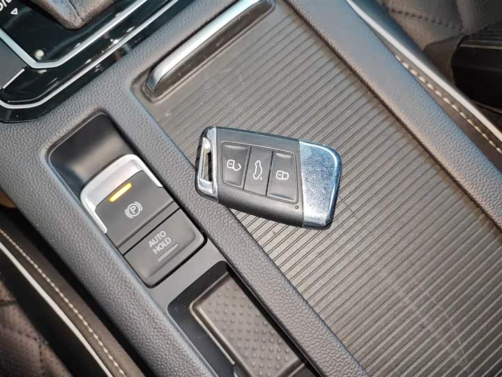 Фото 9 - Volkswagen Magotan GTE Hybrid