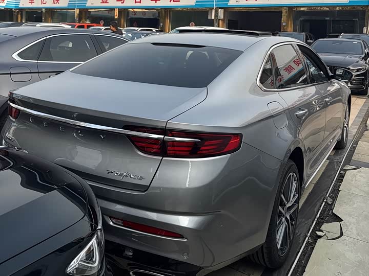 Фото 10 - Geely Preface