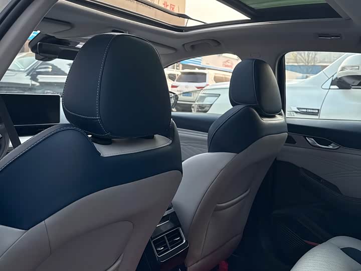 Фото 5 - Geely Preface