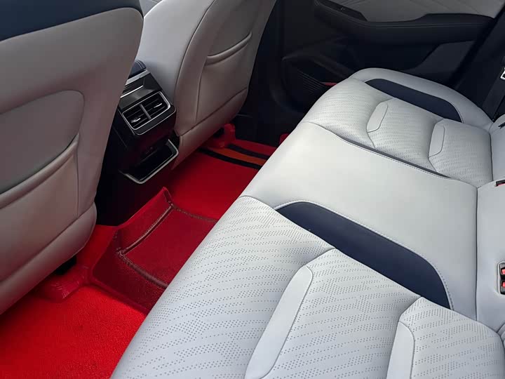 Фото 6 - Geely Preface