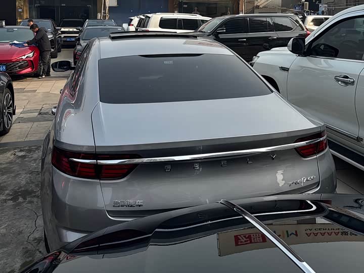 Фото 9 - Geely Preface