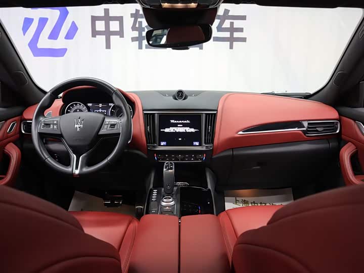 Фото 10 - Maserati Levante