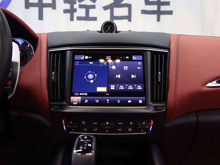 Фото 12 - Maserati Levante