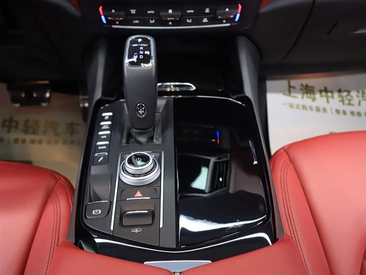 Фото 15 - Maserati Levante