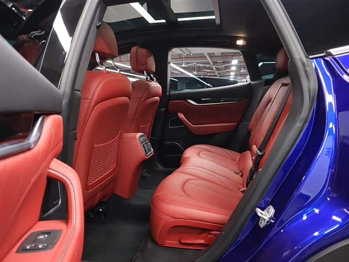 Фото 19 - Maserati Levante