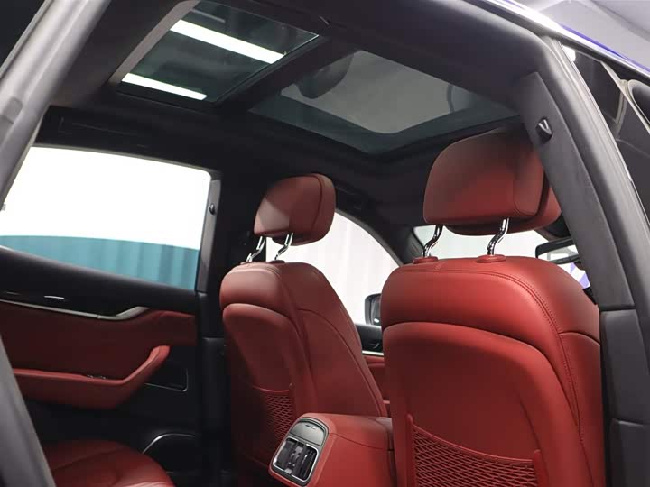 Фото 21 - Maserati Levante