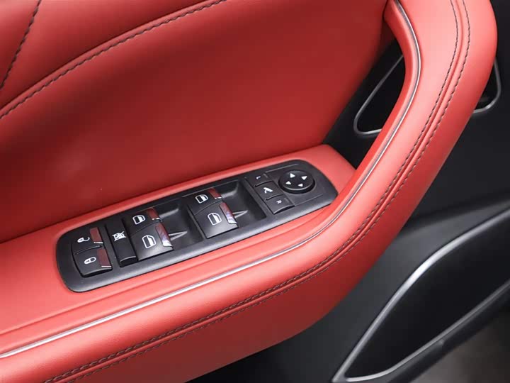 Фото 23 - Maserati Levante