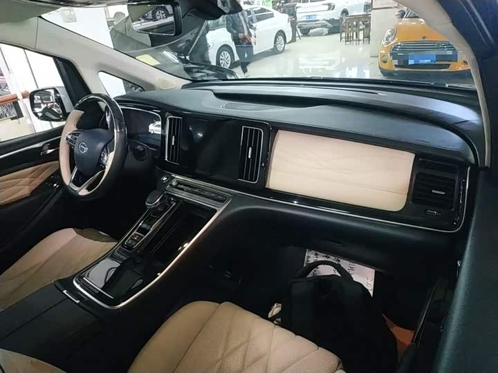 Фото 10 - GAC Trumpchi M8