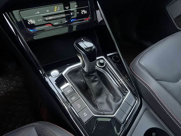 Фото 10 - Volkswagen Tayron