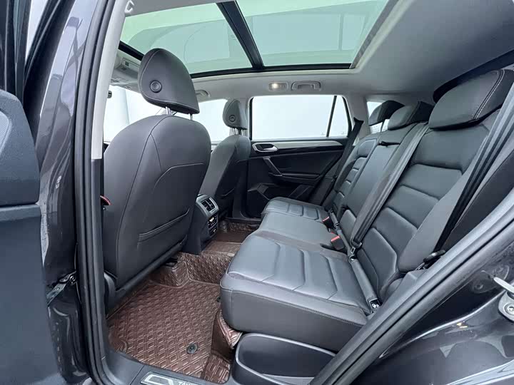 Фото 13 - Volkswagen Tayron