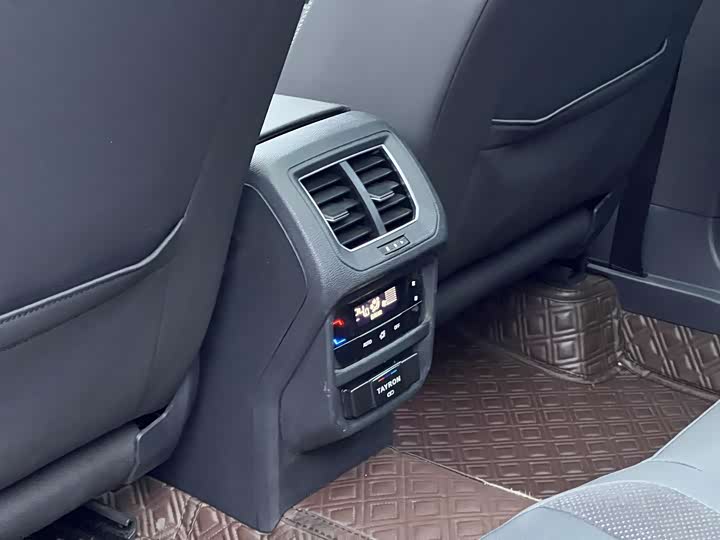 Фото 14 - Volkswagen Tayron