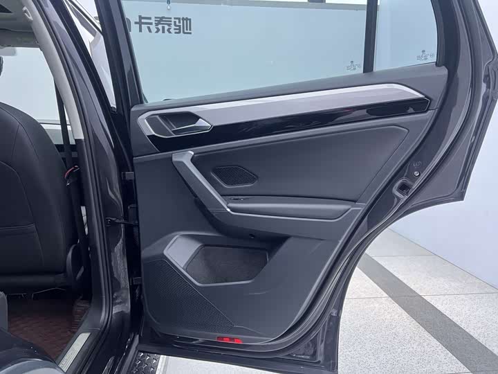 Фото 19 - Volkswagen Tayron